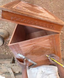 Sculpteur au travail