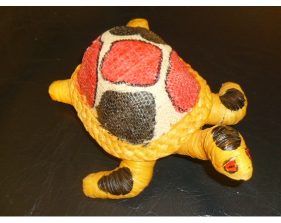Tortue en raphia mm